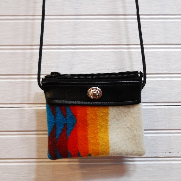 Vintage mini crossbody purse Western Tapestry & Faux Leather Shoulder bag - Picture 2 of 9